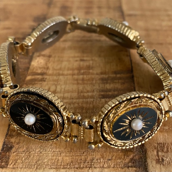 Vintage Signed SPHINX 4392 Victorian Revival Gold Tone Heavy Link Bracelet - Picture 3 of 11